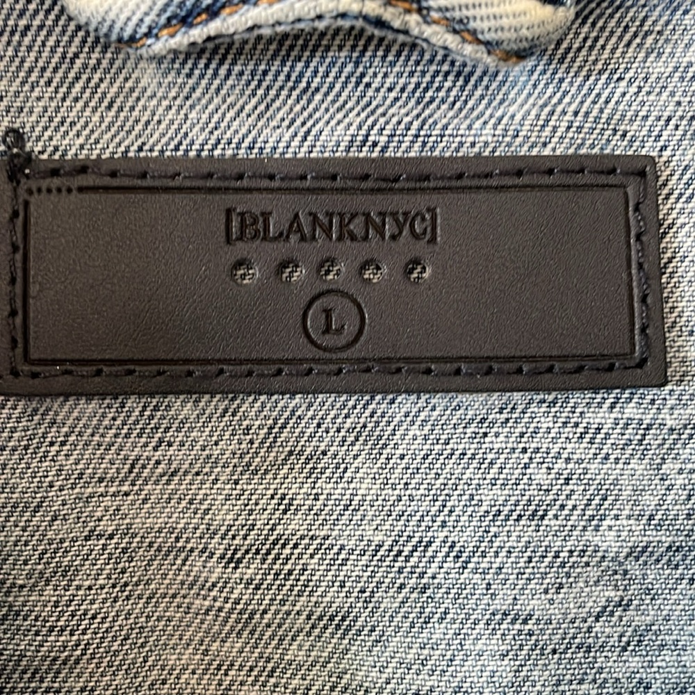NWOT Blank NYC Large Distressed Denim Jean Jacket with Sweater Sleeves - Picture 3 of 10
